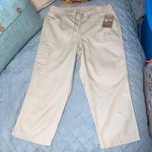 White Stag knit waistband Capri.  Cream color size 6